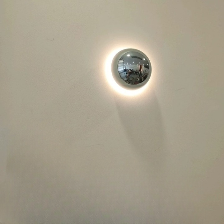 Pinatho Button Round Wall Light