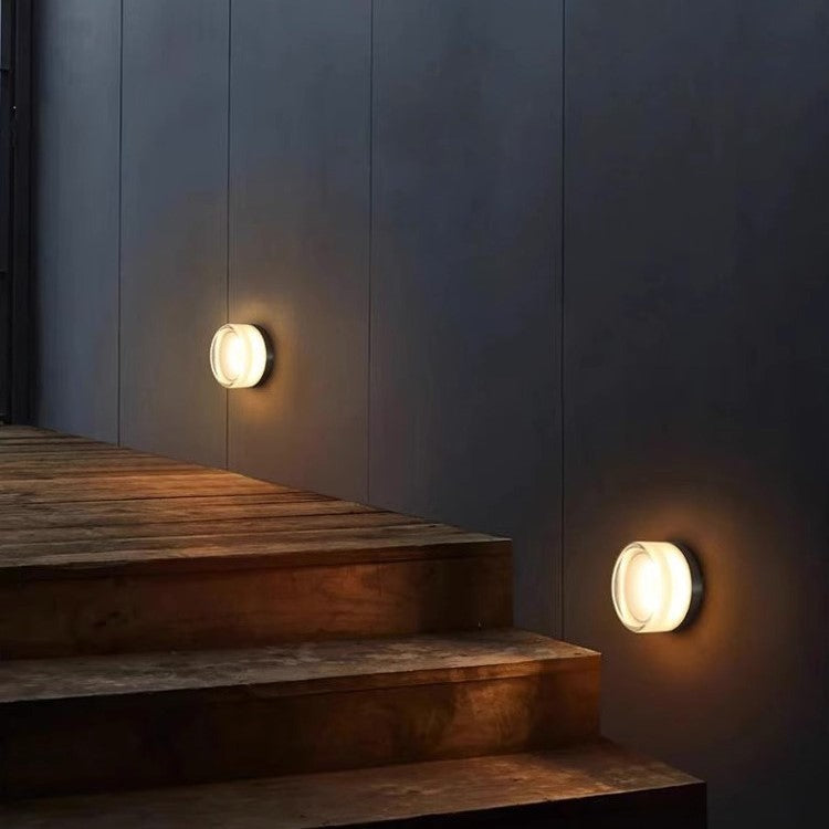 Kinnparno Rounded Base Wall Ceiling Lamp