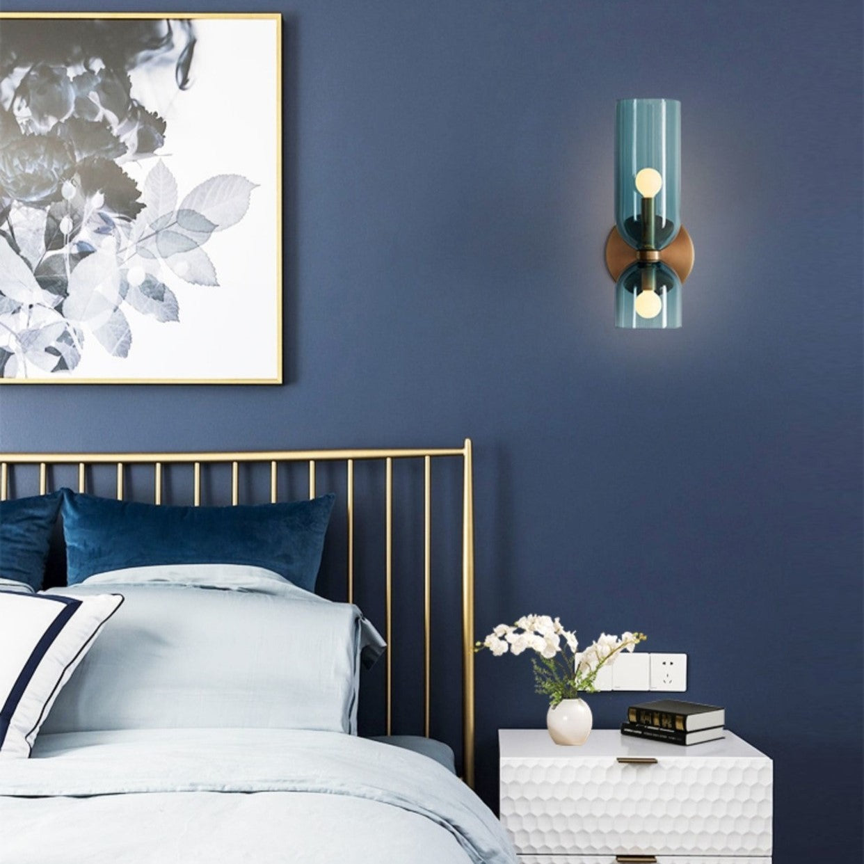 Lowewa Twin-head Glass Wall Lamp