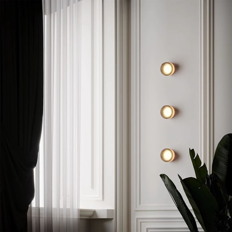 Kinnparno Rounded Base Wall Ceiling Lamp