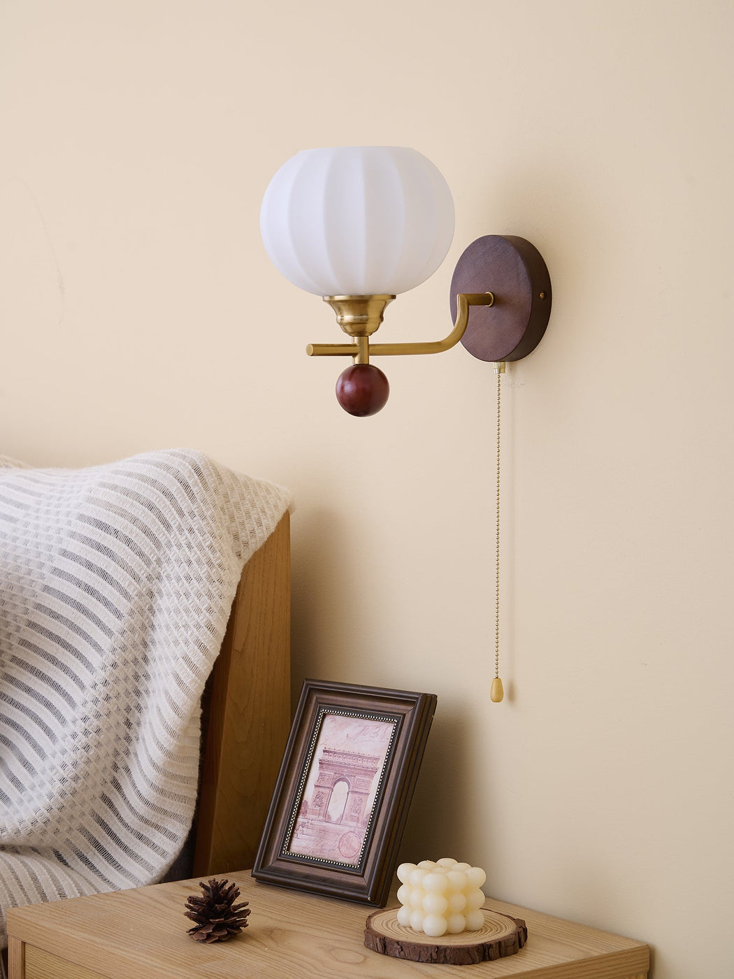 Lumea Crest Wall Lamp