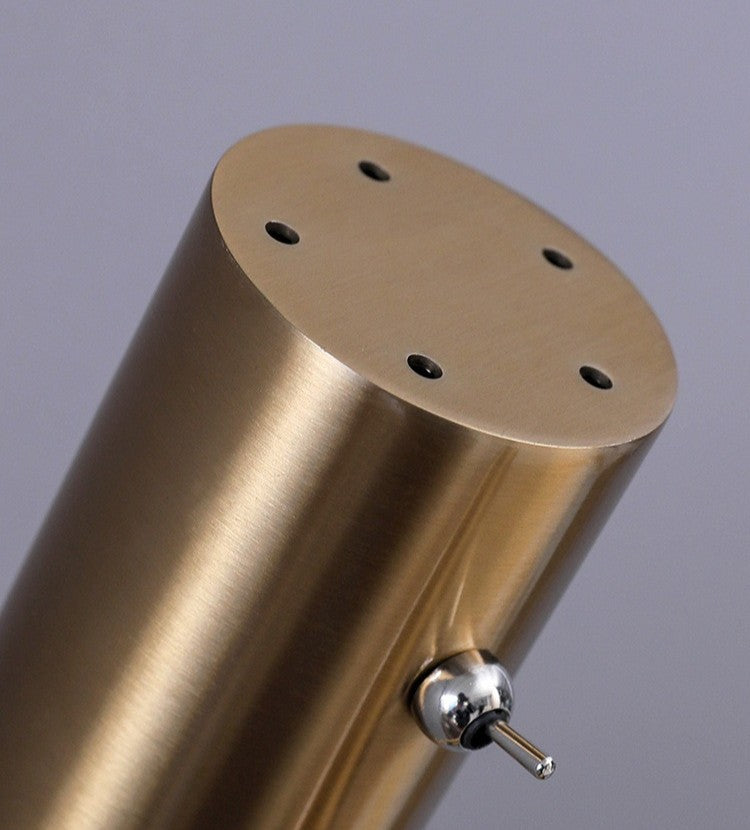 Feyron Spotlight Table Lamp
