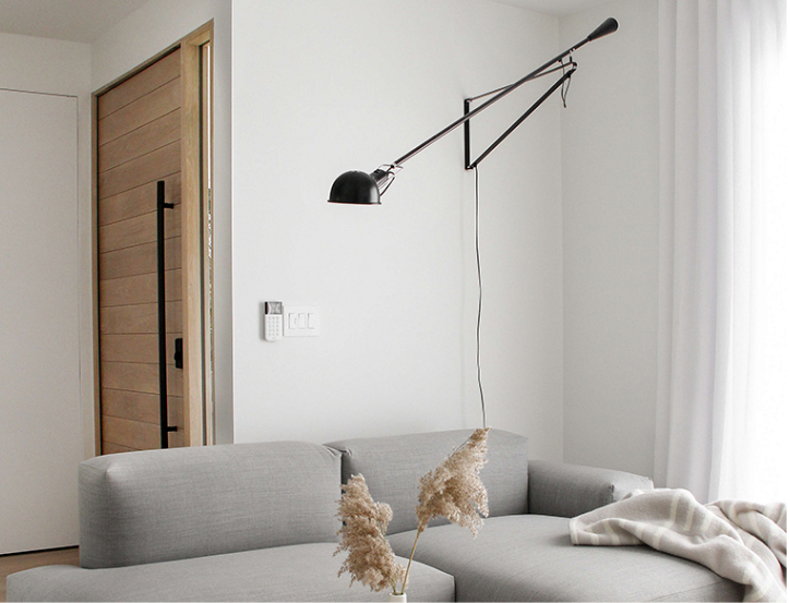 Pandaka Long Arm Wall Lamp