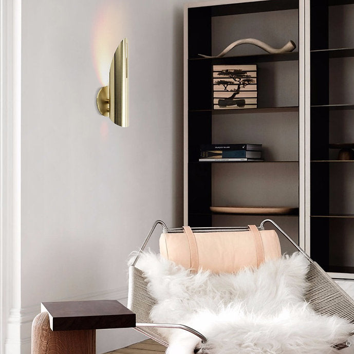 LED Post-modern Metal Decorative Wall Light