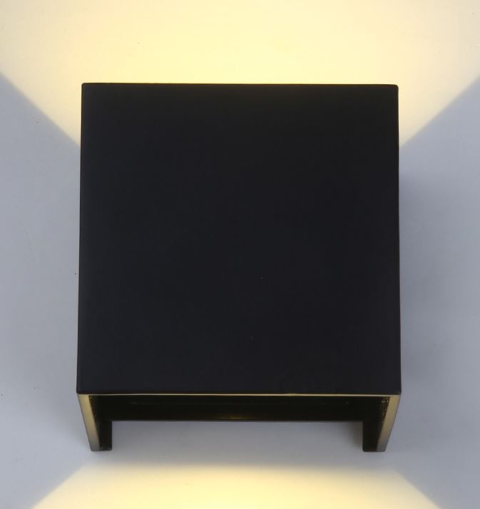 Cubanoe Square Cube Outdoor Wall Lamp