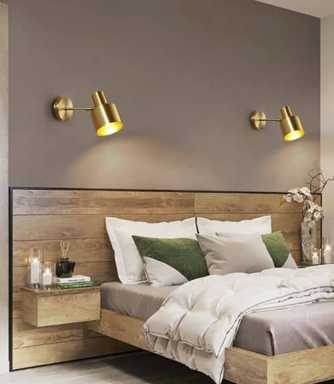 Huldana Brass Wall Lamp