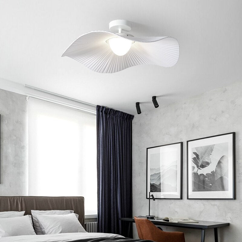 Nordic modern minimalist restaurant chandelier designer creative personality lotus leaf minimalist art study bedroom lamp