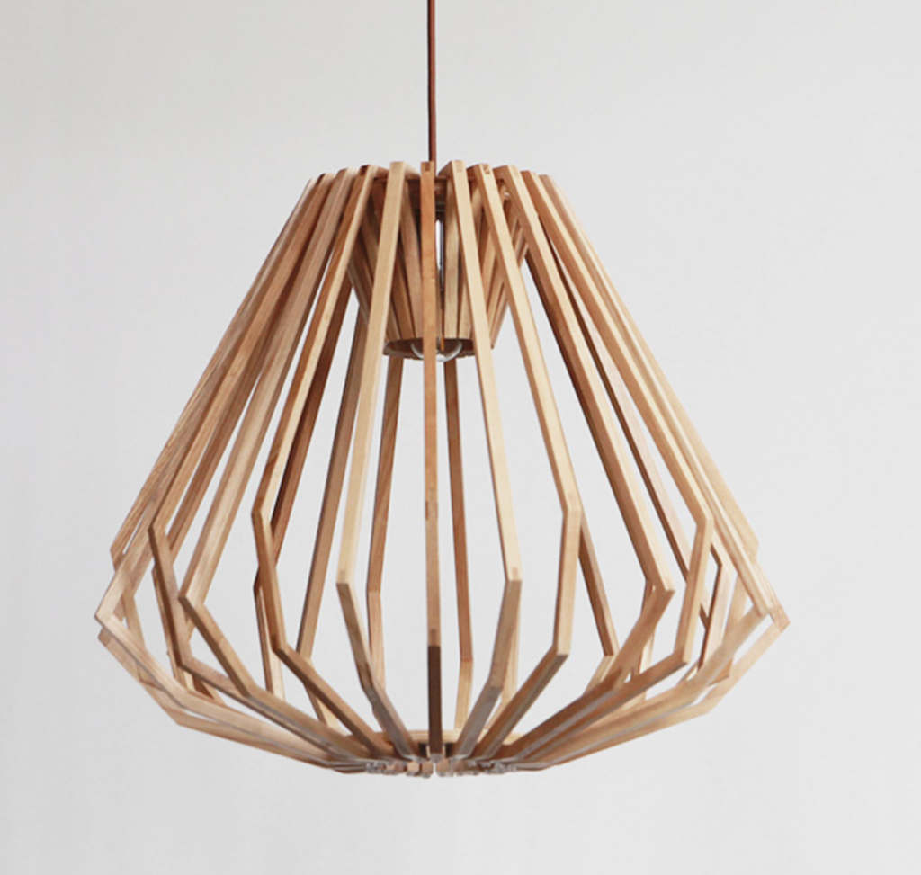 Radcliff Wooden Claw Pendant Lamp