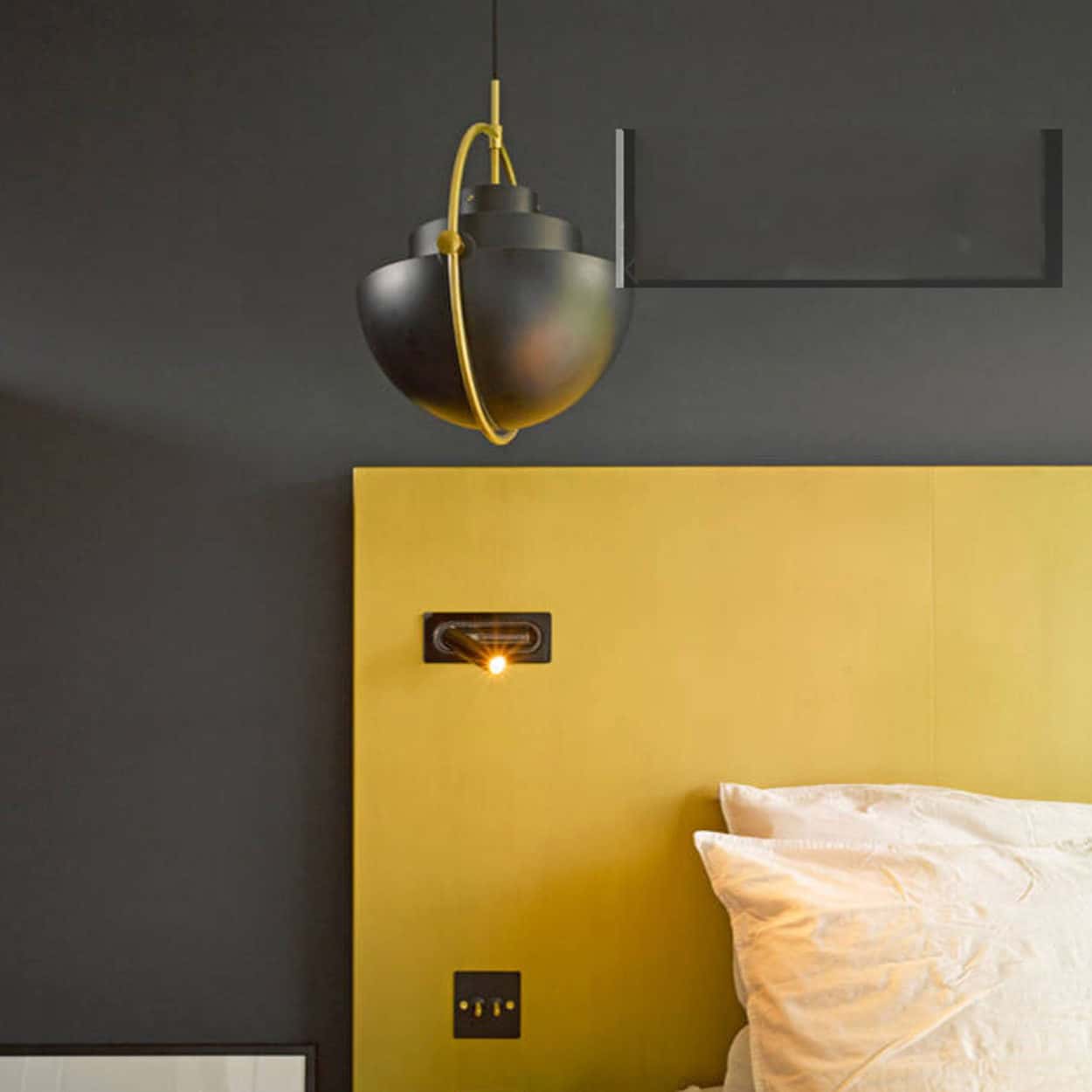 Srokivar Mystic Ring Globe Pendant Lamp